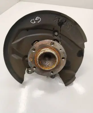 Rear wheel hub