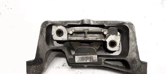 Mercedes-Benz CLA C117 X117 W117 Engine mount bracket A2462401817
