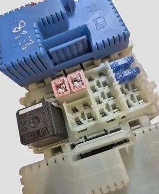 Volvo V70 Fuse module