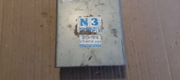 Suzuki Wagon R+ ABS control unit/module 3872075F30 Q1T14871M 8220