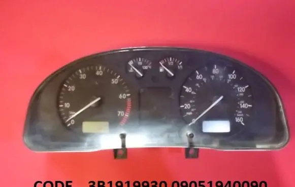 Volkswagen PASSAT B5 Speedometer (instrument cluster) 3B1919930 09051940090
