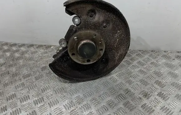 Rear wheel hub spindle/knuckle