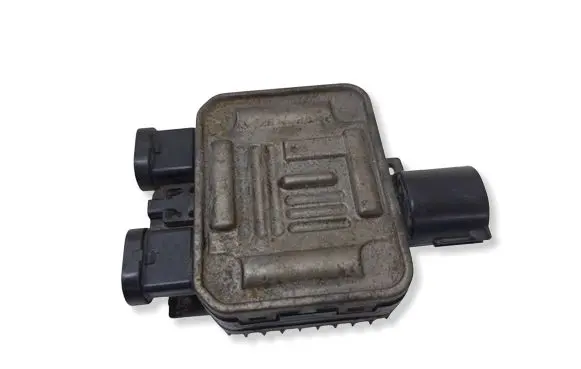 Volvo V70 Coolant fan relay 940009400 011008