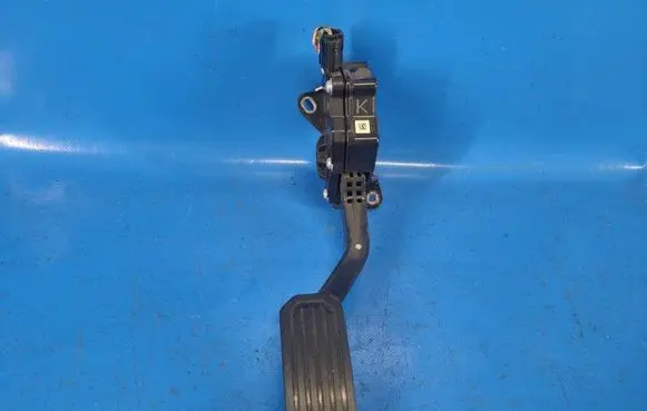 Toyota Camry Gear shift selector indicator 7811006070