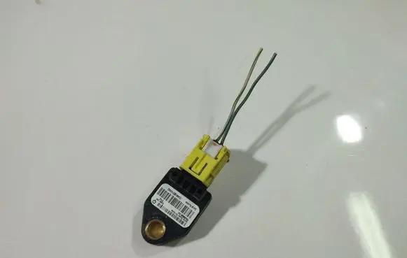 Dodge Caliber Airbag deployment crash/impact sensor P04896061AA