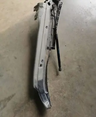 Audi Q7 4L Fender mounting bracket 4lo805175