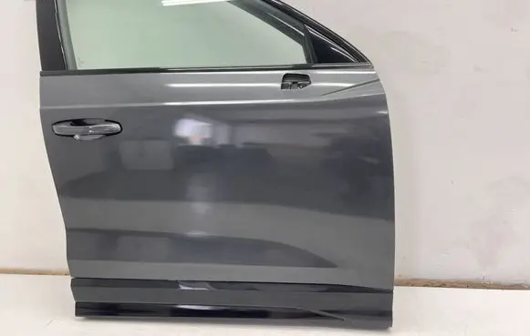 Audi Q3 F3 Front door 