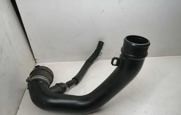 Mazda CX-7 Air intake hose/pipe R2AX13231