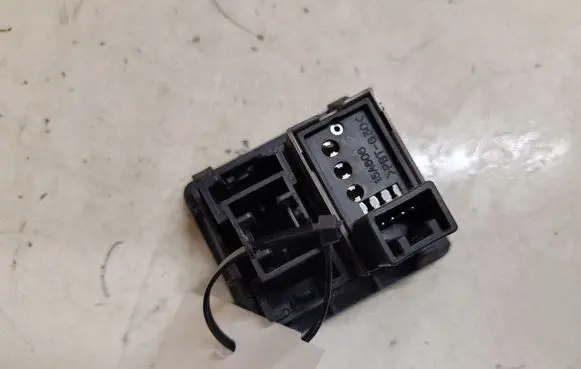 Lexus IS 220D-250-350 Traction control (ASR) switch 15A895