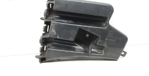 Front bumper mounting bracket