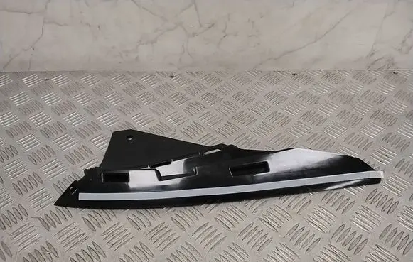 Front bumper mounting bracket
