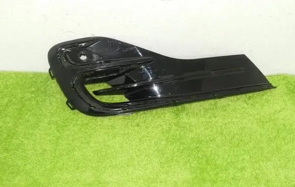Ford Focus Front bumper lower grill NX7B-15A298-E