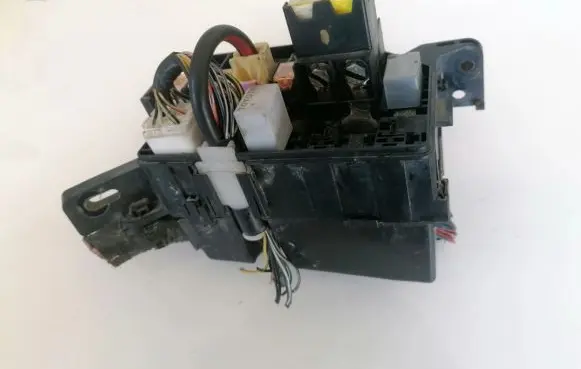 Toyota Yaris Fuse box set 71545127 7154-5127
