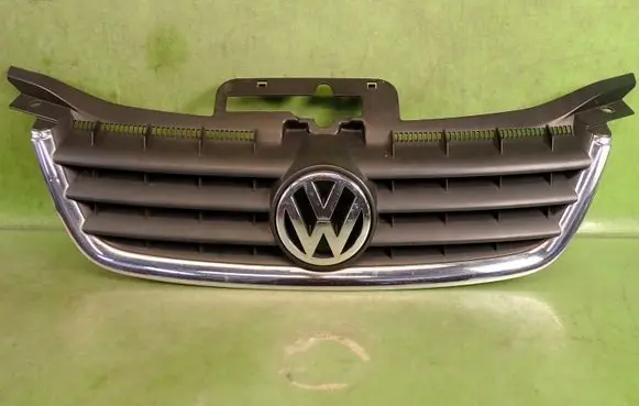 Volkswagen Touran I Front bumper upper radiator grill