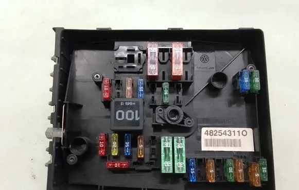 Volkswagen Golf Plus Fuse module 1K0937125A