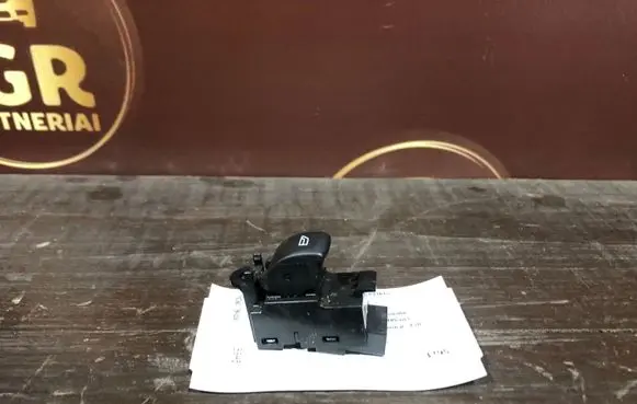 Volvo XC60 Electric window control switch 31272012