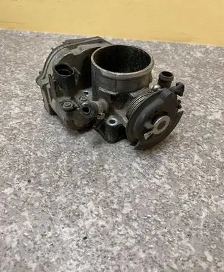 Audi A4 S4 B5 8D Throttle valve 058133063