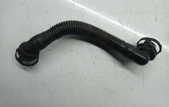 Skoda Octavia Mk2 (1Z) Breather hose/pipe 03l103493ae