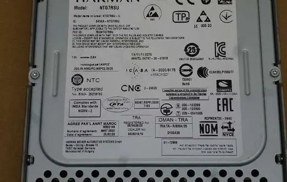 Mercedes-Benz Sprinter W906 Central body control module A2239004228