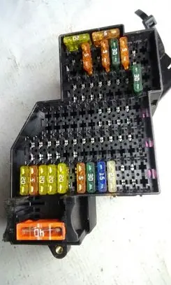 Volkswagen Touareg I Fuse box set 7L0941828B