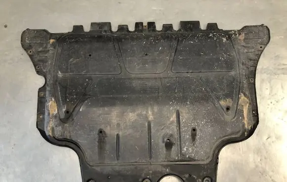 Audi A3 S3 8V Engine splash shield/under tray 5Q0825236