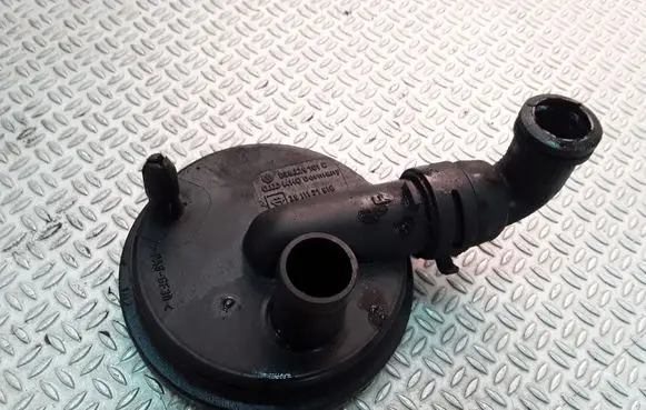 Skoda Fabia Mk1 (6Y) Breather/breather pipe/hose 038129101C