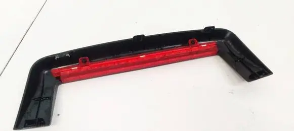 Chrysler 200 Third/center stoplight