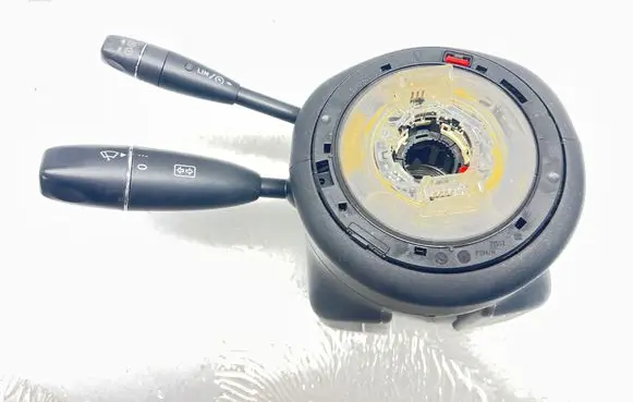 Mercedes-Benz C W204 Wiper turn signal indicator stalk/switch A2044401401