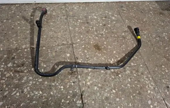 Volvo V60 Engine coolant pipe/hose 31293995
