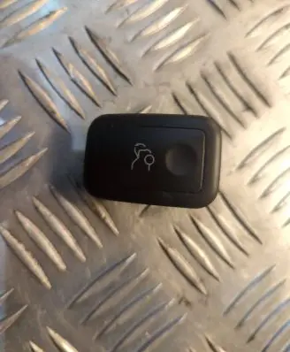 Mercedes-Benz C W204 Tailgate opening switch A2048707051