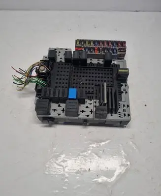 Volvo V70 Fuse module 08679899 08696098 02W462