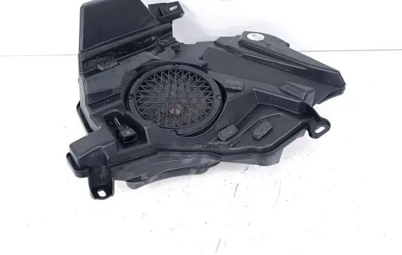 Audi A5 8T 8F Subwoofer speaker 8F0035382