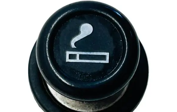 Toyota Avensis T270 Cigarette lighter 