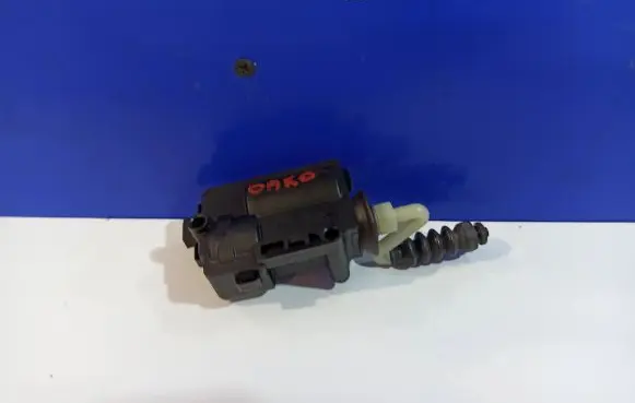 Saab 9-3 Ver1 Fuel cap release pull handle 12788867 555472