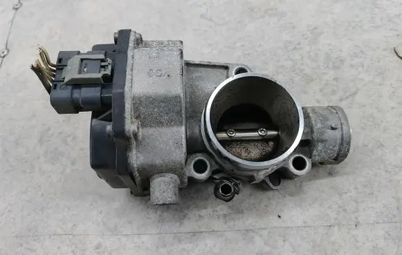 Renault Espace IV Throttle body valve 