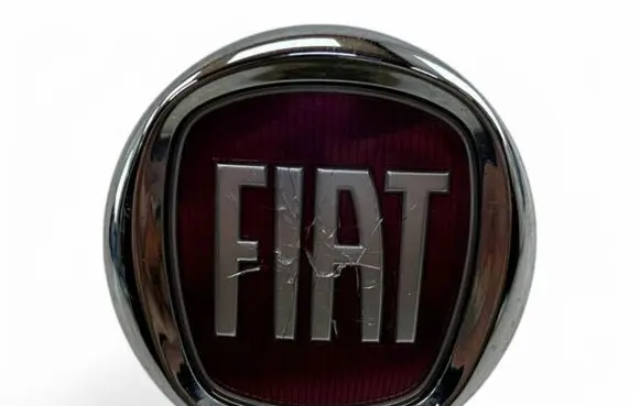 Fiat Punto (199) Manufacturer badge logo/emblem 