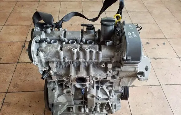 Volkswagen Jetta VI Engine CZT067611