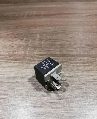 Opel Astra J Other relay 90191753 38697