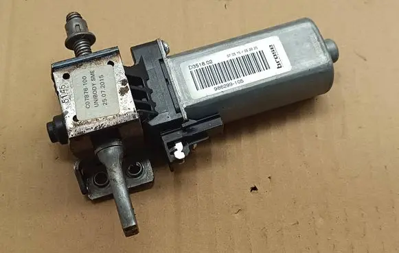 Jeep Grand Cherokee Seat adjustment motor 986299105 D351802