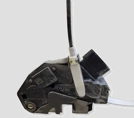 Volvo S60 Rear door lock 31301943