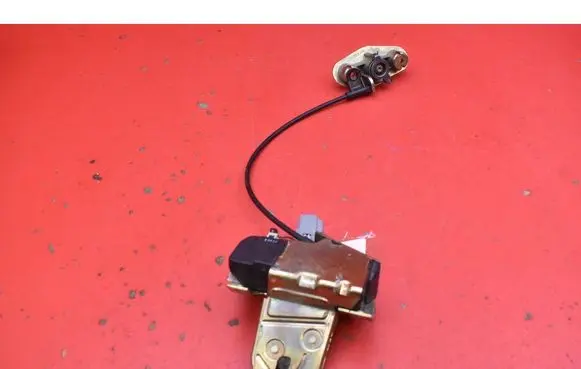 Volvo S80 Tailgate/trunk/boot lock/catch/latch 8652398