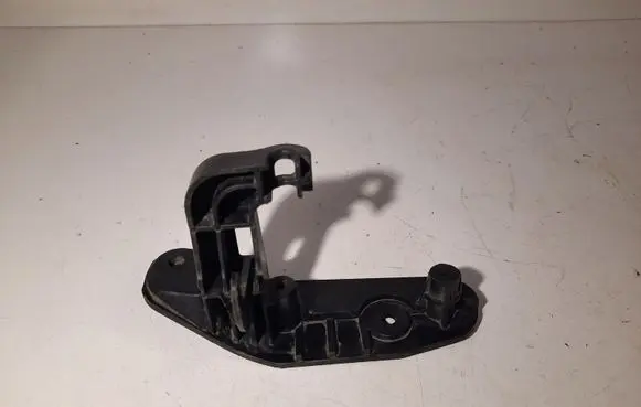 Volvo V50 Air filter cleaner box bracket assembly 3M519647