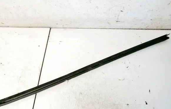 KIA Venga Rear door glass trim molding