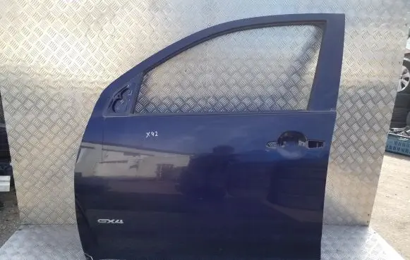 Mitsubishi Outlander Front door