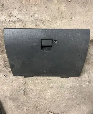 Opel Frontera B Glove box