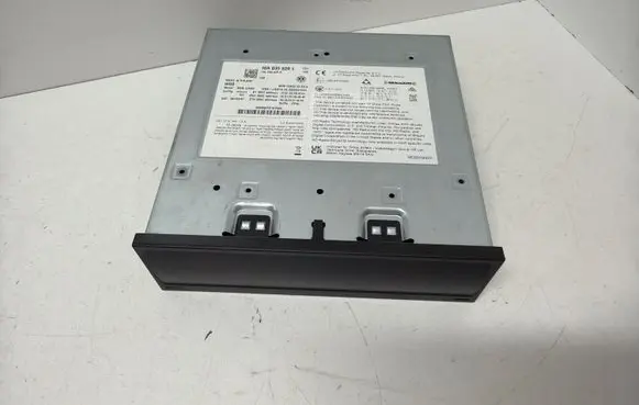 Radio/CD/DVD/GPS head unit