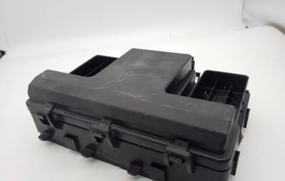 Ford Fusion II Fuse module FG9T14A067AB