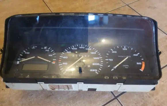 Volkswagen PASSAT B3 Speedometer (instrument cluster) 357919033CJ 6160523022