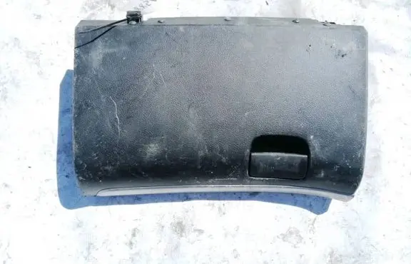 Subaru Outback Glove box