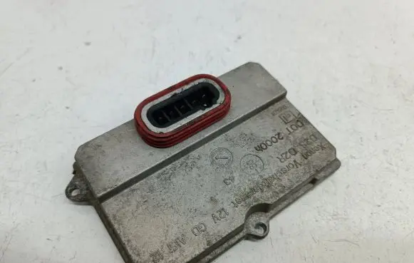 Mercedes-Benz E W211 Headlight ballast module Xenon 5DV00829000 01450203352144 110VVDCC5V